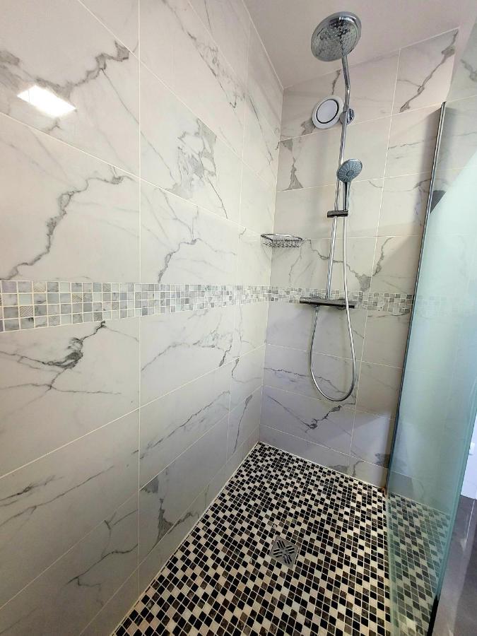 Location 3 Chambres Spacieuses Dans Appartment 2 Mn Rer Bussy Saint Georges Экстерьер фото
