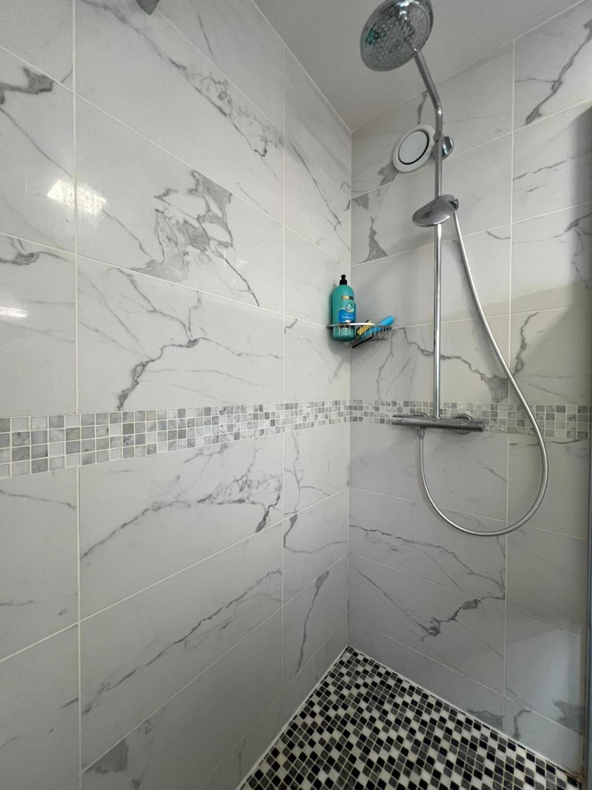 Location 3 Chambres Spacieuses Dans Appartment 2 Mn Rer Bussy Saint Georges Экстерьер фото
